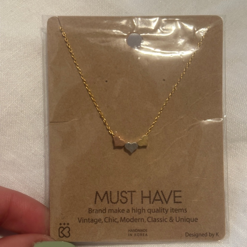 NWT heart necklace GIFT